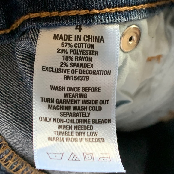 Aeropostale Dark Wash Midi Cuffed Denim Shorts Size 4 EUC - Picture 4 of 4